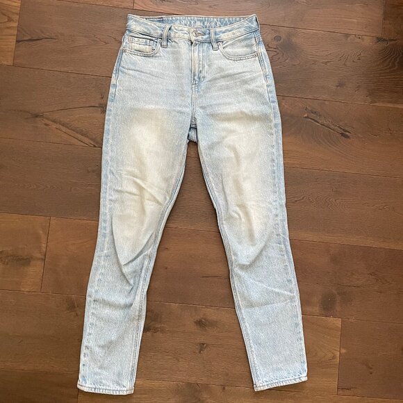 American Eagle Strigid Mom Jeans US Size 0 - Picture 1 of 5